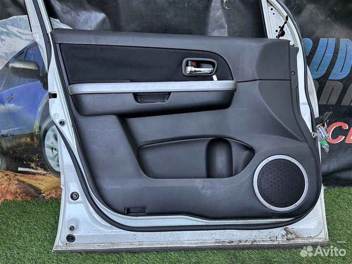 Дверь передняя левая Suzuki Escudo/Grand Vitara