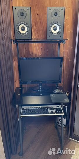 Компьютерный стол стеклянный бу на колесах