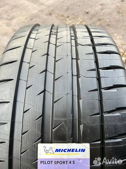 Michelin Pilot Sport PS4 SUV 245/35 R21