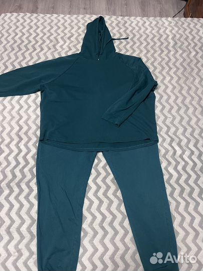 Спортивный костюм женский