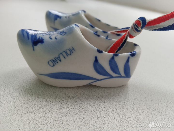 Сувенирные фарфоровые кломпы(Голландия)