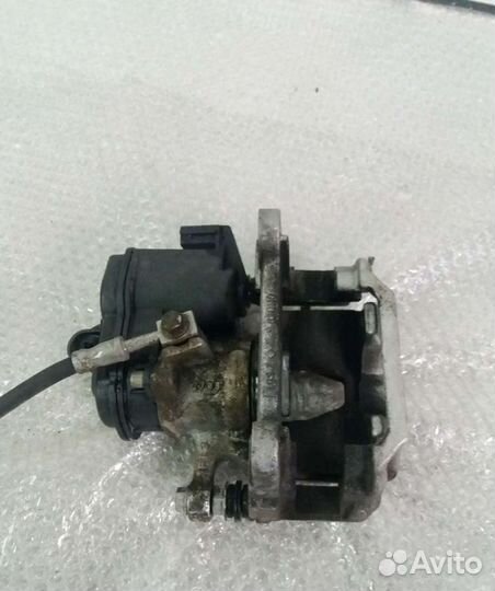 Суппорт задний правый Volkswagen Touareg 3 2019г