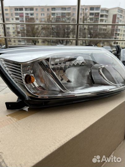 Фары 2190 (лада гранта ) 1 шт с лампочками