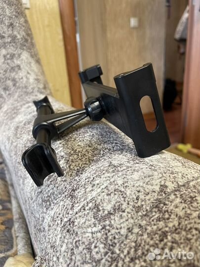 Держатель для планшета в машину