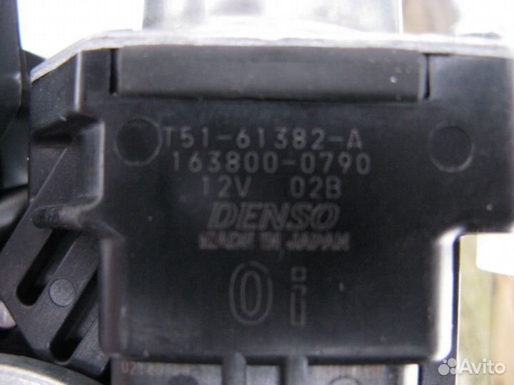 Замок крышки багажника Toyota Fortuner Rav4 LC200