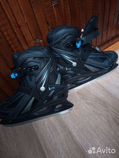 Коньки хоккейные