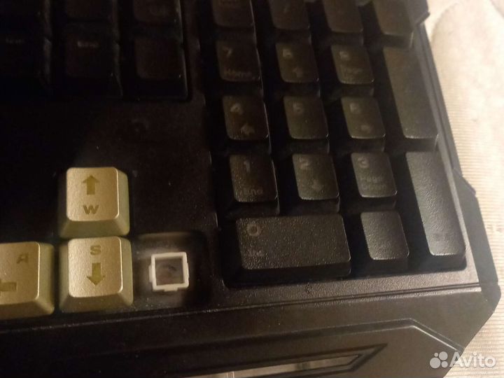 Игровая клавиатура с подсветкой