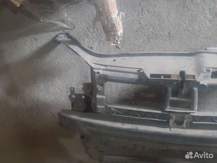Рамка радиатора volkswagen jetta 5