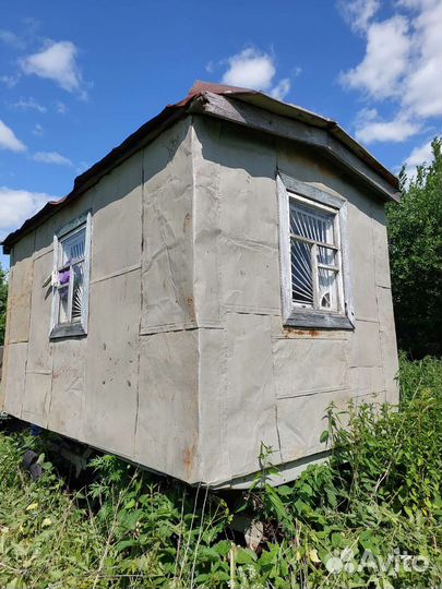 Будка на колесах