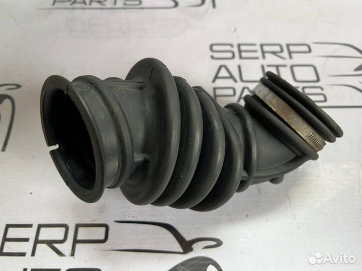 Патрубок воздушного фильтра Ford Focus 3 CB8 1.6L