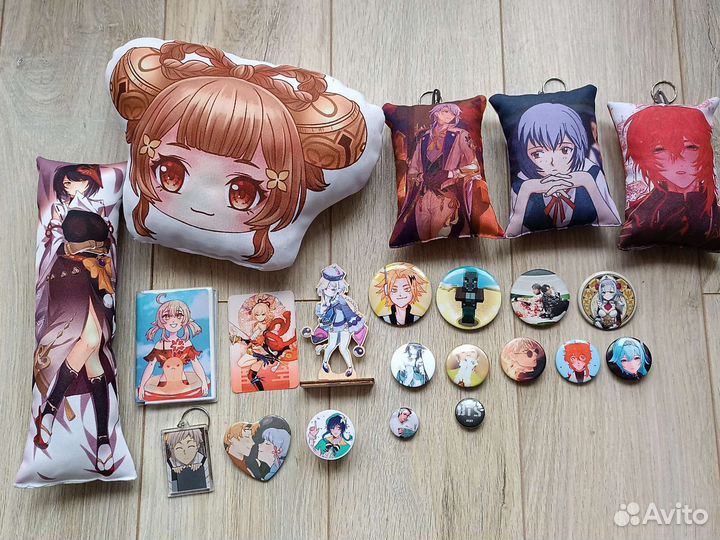 Genshin, аниме и kpop атрибутика