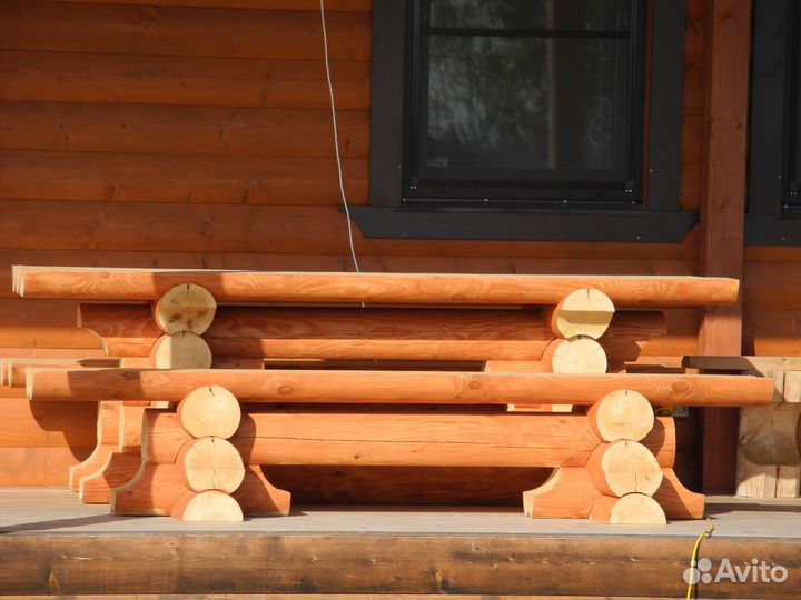 Сруб стола с лавками из оцилиндрованного бревна