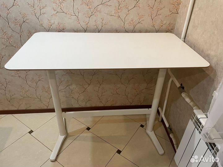 Стол высокий,барный