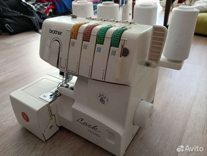 Швейная машинка оверлок бу