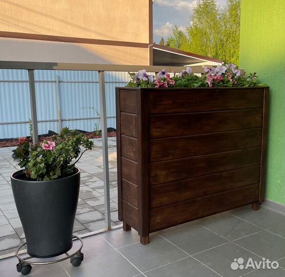 Деревянные уличные кашпо