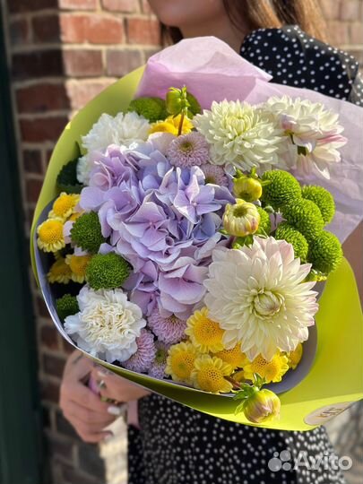 Авторский букет цветов хризантема. Доставка цветов