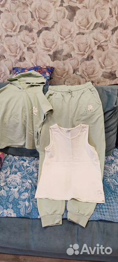 Костюм тройка на девочку 10-12 лет