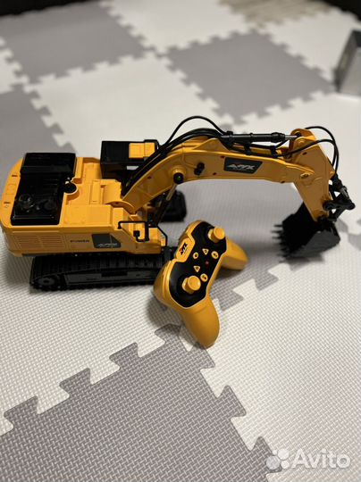 Экскаватор на радиоуправлении