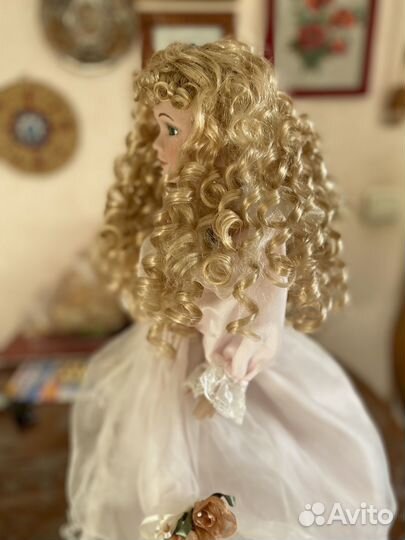 Кукла фарфоровая коллекционная