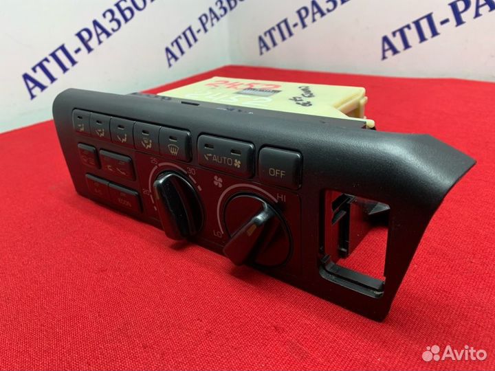 Блок управления печкой Toyota Camry SV30