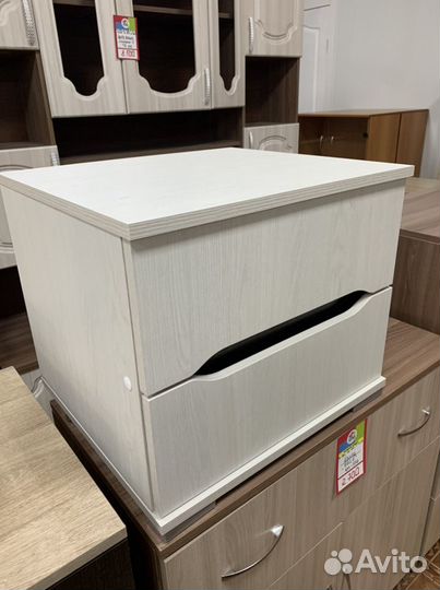 Тумба прикроватная (новая)