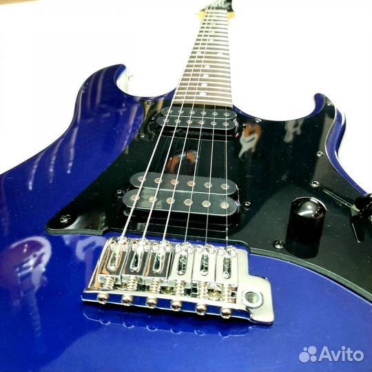 Электрогитара Ibanez с комбоусилителем Roland