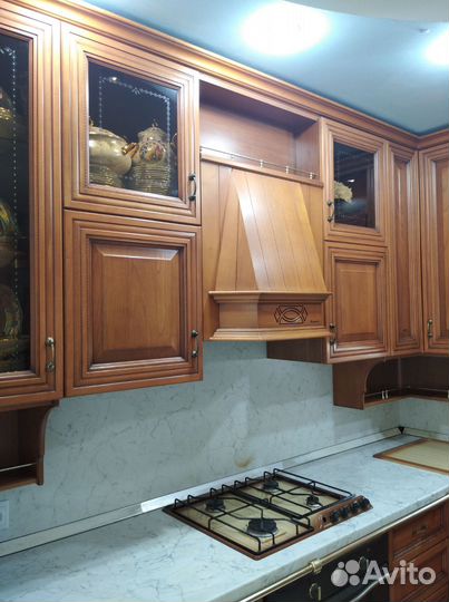 Кухонный гарнитур из массива