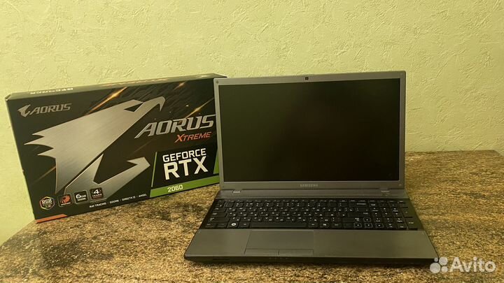 Быстрый и стильный ноутбук Samsung (A8;4gb;SSD)