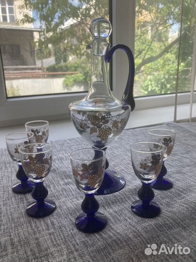 Графин с рюмками
