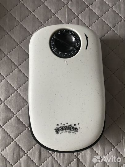 Кормушка для кошек и собак