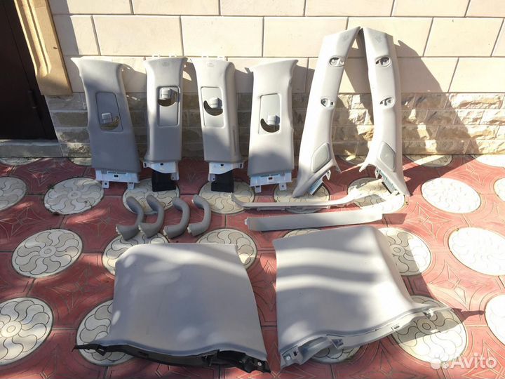 Lexus LX570 обшивка стойки кузова