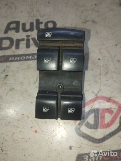 Блок управления стеклоподъемниками Chevrolet Cruze