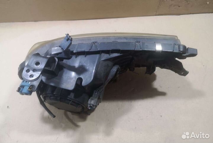 Фара левая/правая Nissan Cube Z12 ксенон