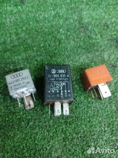 Реле Audi 80 B3 JN 1.8 1990
