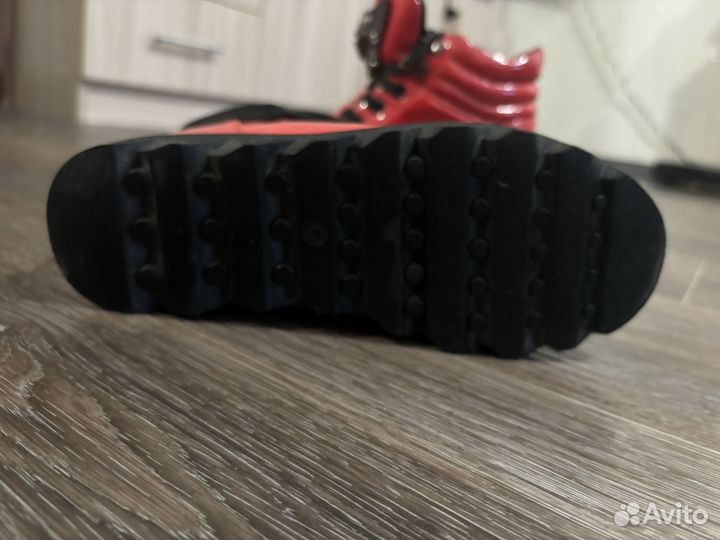 Кроссовки женские 36 размер бу