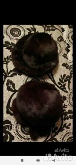 Две норковые шапки в связи с отьездом