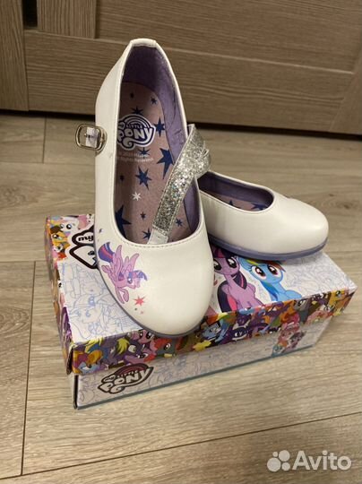 Туфли для девочки 29 размер новые