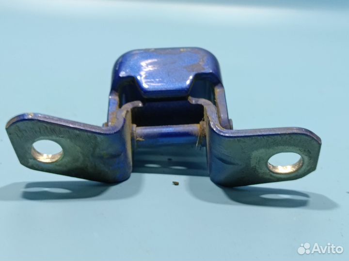 Петля двери передней правой для Mazda 3 2003-2009