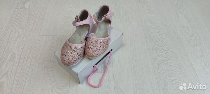 Нарядные туфли размер 32