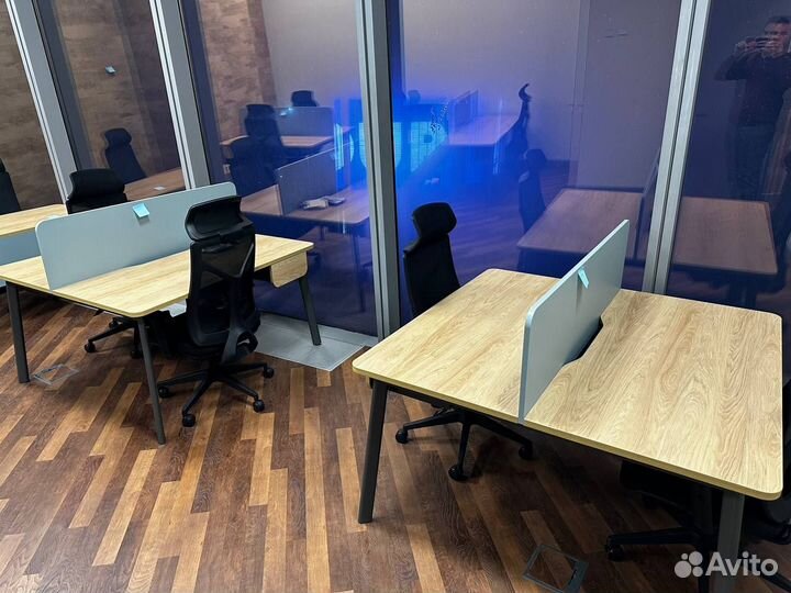 Офисные столы для сотрудников