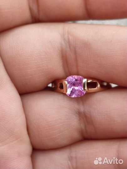 Золотое кольцо с натуральным сапфиром 585