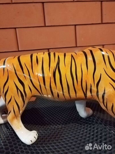 Керамическая фигура тигра. 38 на 16