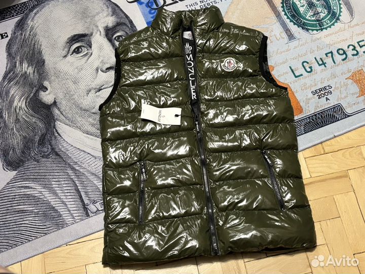 Жилетки moncler