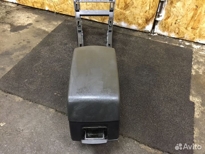 Подлокотник для Lifan X60