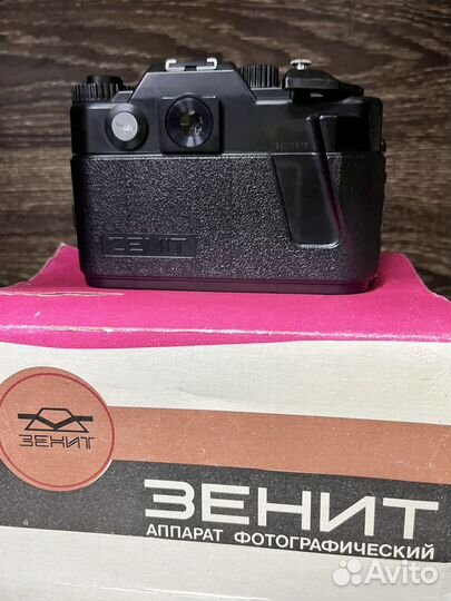 Плёночный фотоаппарат Зенит 122