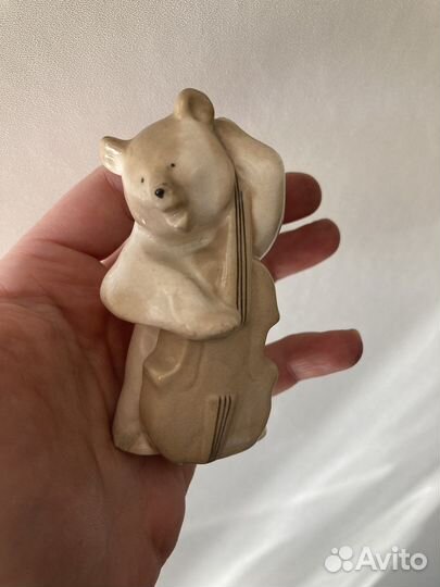 Фарфоровая статуэтка Медведь с контрабасом СССР