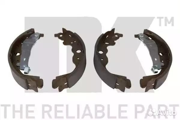 Комлект тормозных накладок 2739787