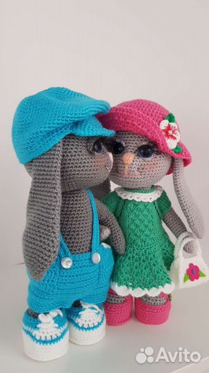 Сладкая парочка зайчиков