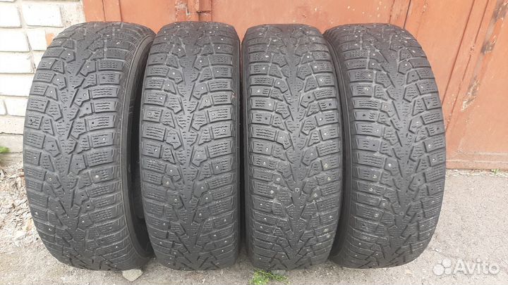 Maxxis ArcticTrekker NP3 215/65 R16 102T