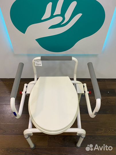 Кресло туалет новый